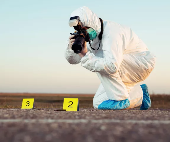 crime-scene-photographer-forensic-scientist